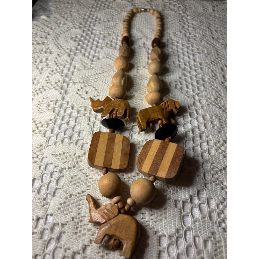 Hand Carved Wood Safari Animal Bead Necklace Elephant Rhino Lion Brown vintage - Picture 1 of 10